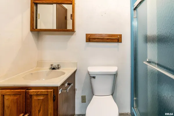 $132,000 | 516 South Safford Street, Christopher, IL 62822