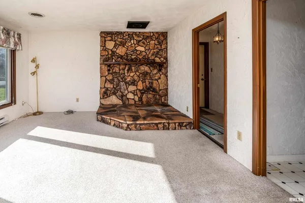 $132,000 | 516 South Safford Street, Christopher, IL 62822