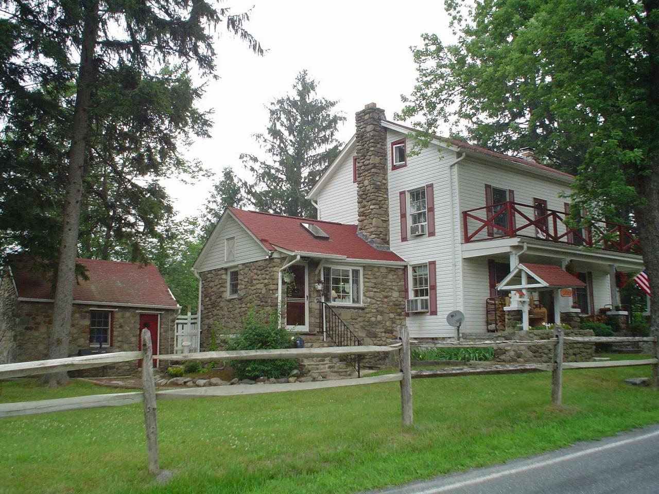 8140 D Mountain Road Stroudsburg, PA 18360 - Photo 1 of 11 Main View