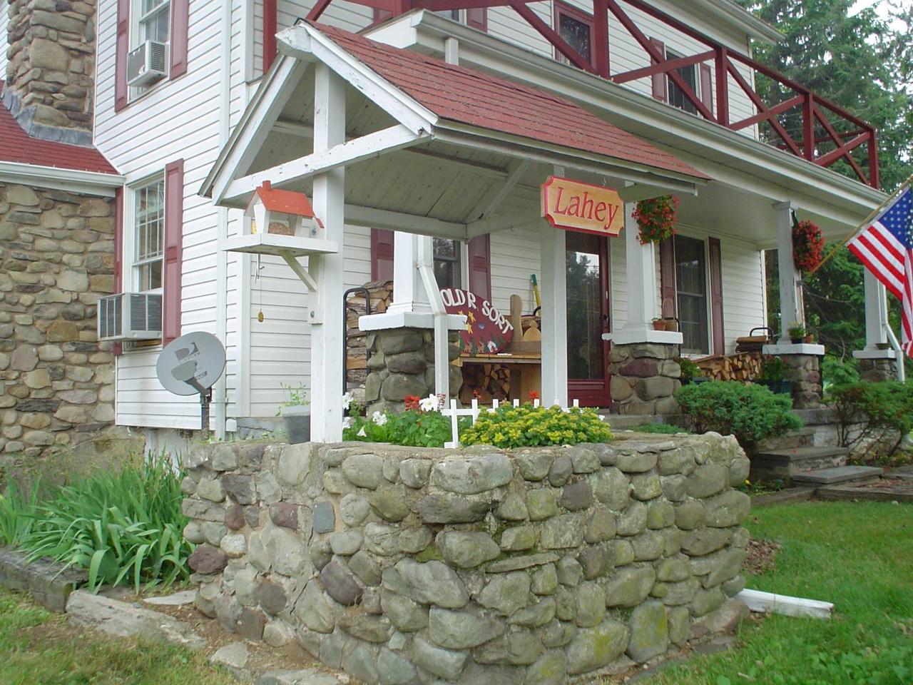 8140 D Mountain Road Stroudsburg, PA 18360 - Photo 6 of 11 Well in Front