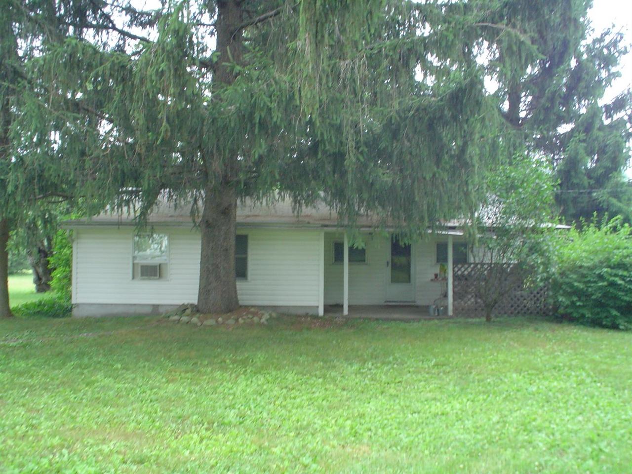 8140 D Mountain Road Stroudsburg, PA 18360 - Photo 8 of 11 Guest Cottage