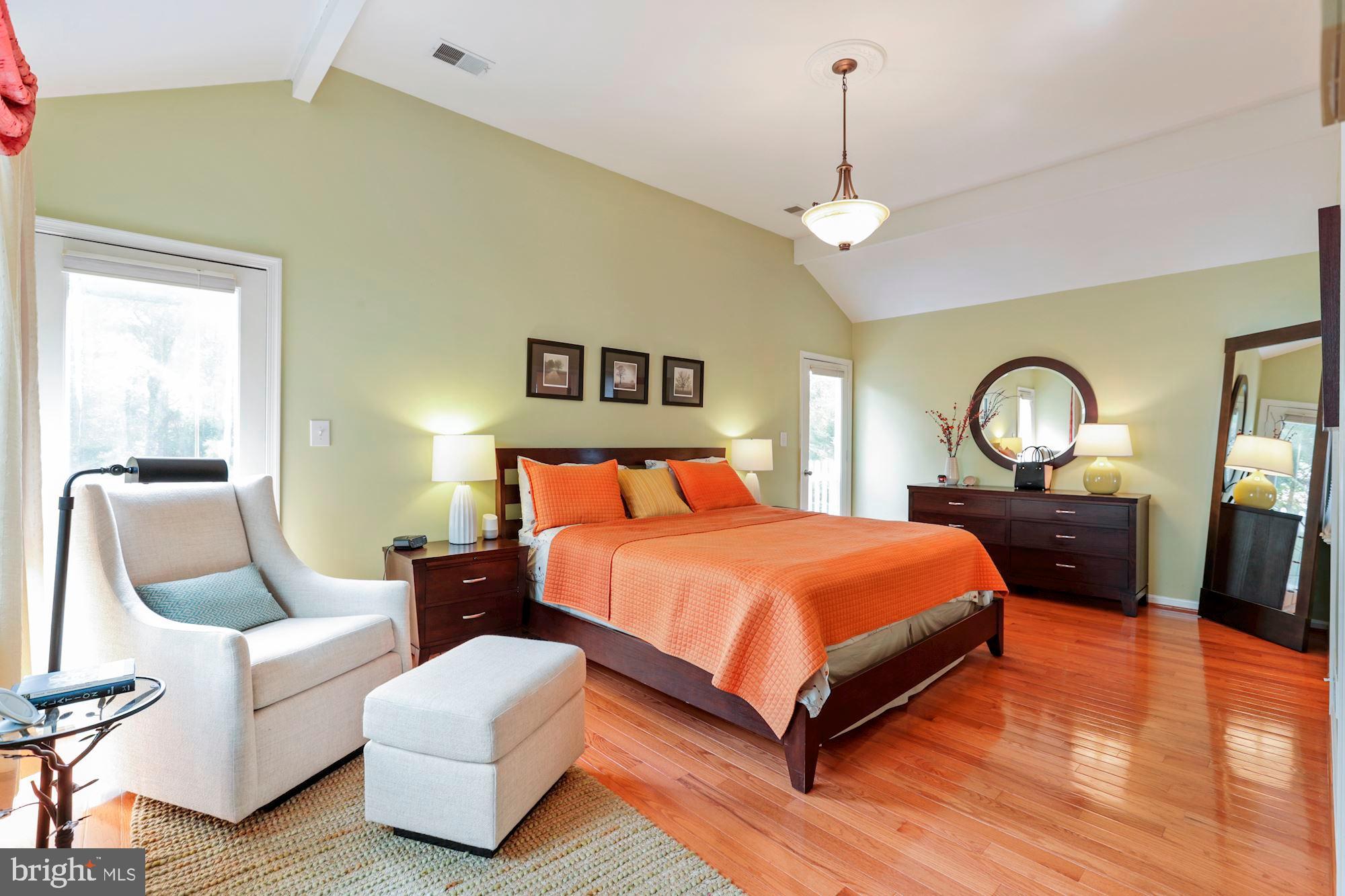 6849 St Albans Road McLean, VA 22101 - Photo 25 of 42 Primary bedroom
