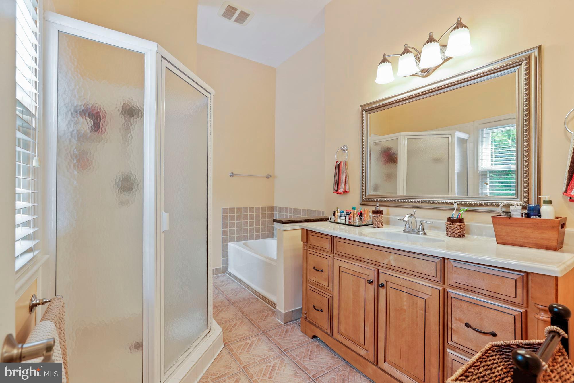 6849 St Albans Road McLean, VA 22101 - Photo 27 of 42 Primary bedroom bath