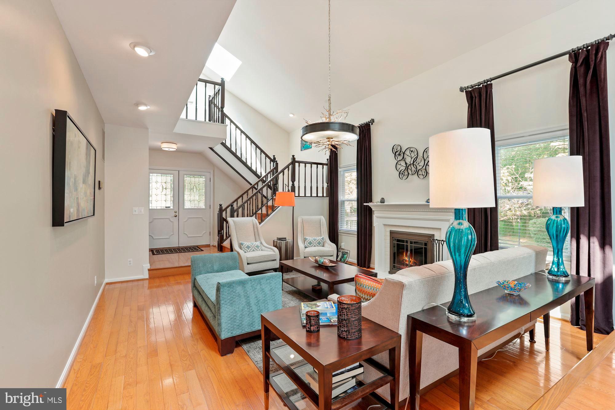 6849 St Albans Road McLean, VA 22101 - Photo 10 of 42 Living room