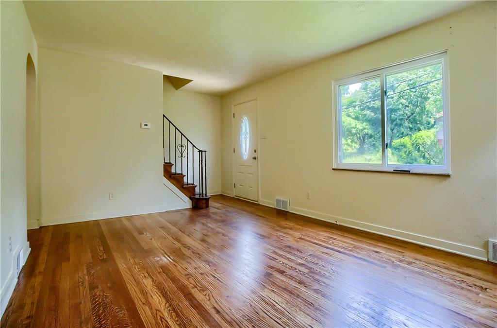 3633 Middletown Road Pittsburgh, PA 15204 - Photo 3 of 22 Gallery Image 3