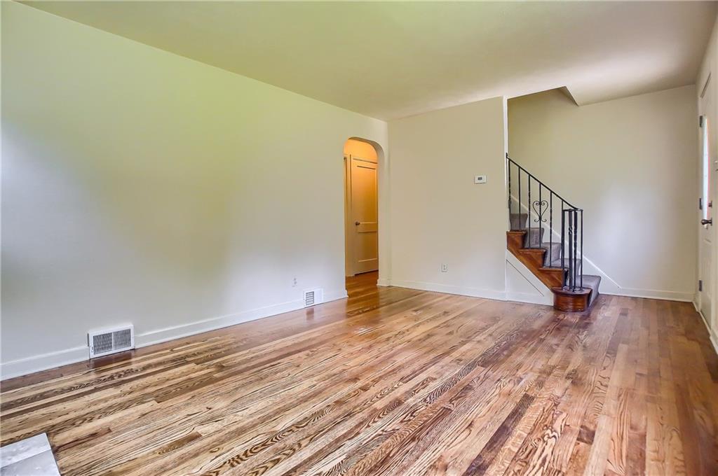 3633 Middletown Road Pittsburgh, PA 15204 - Photo 4 of 22 Gallery Image 4