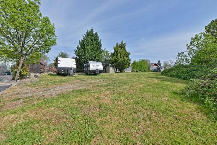 895 Holley Way Central Point, OR 97502 - Photo 6 of 8 hw8