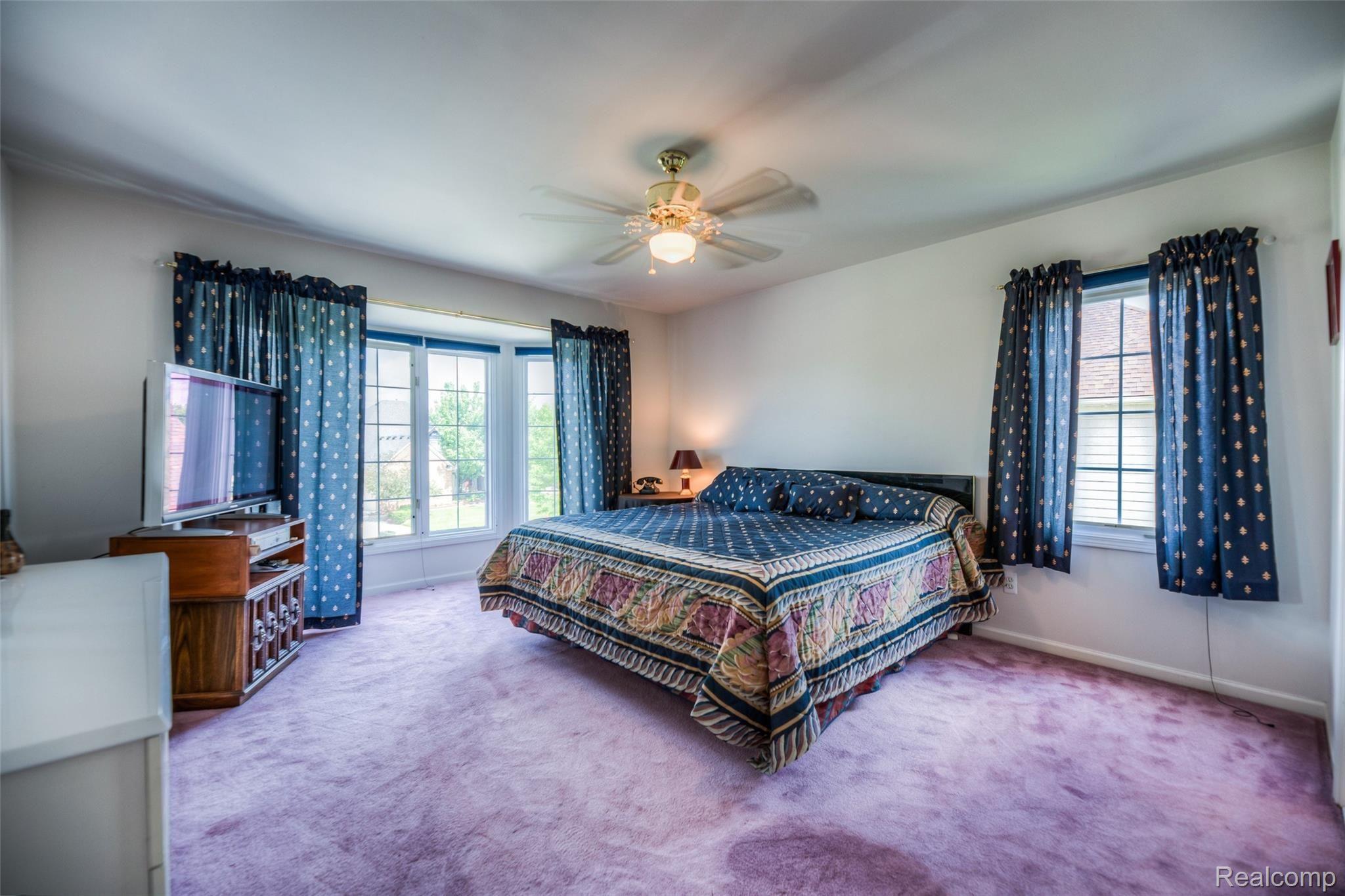 2076 Rookery Drive Rochester, MI 48309 - Photo 26 of 37 26 - Bedroom 2.jpg