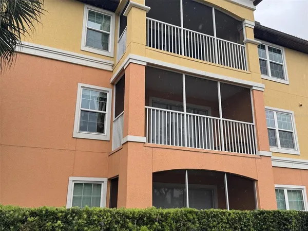 $1,800 | 5483 Vineland Road, Unit 10201, Orlando, FL 32811