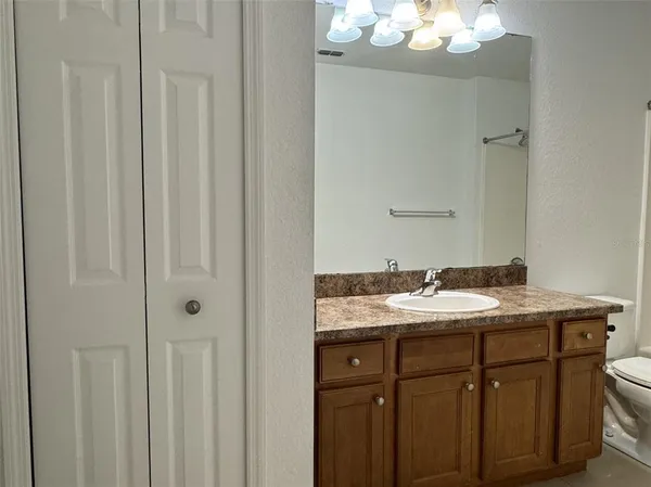 $1,800 | 5483 Vineland Road, Unit 10201, Orlando, FL 32811
