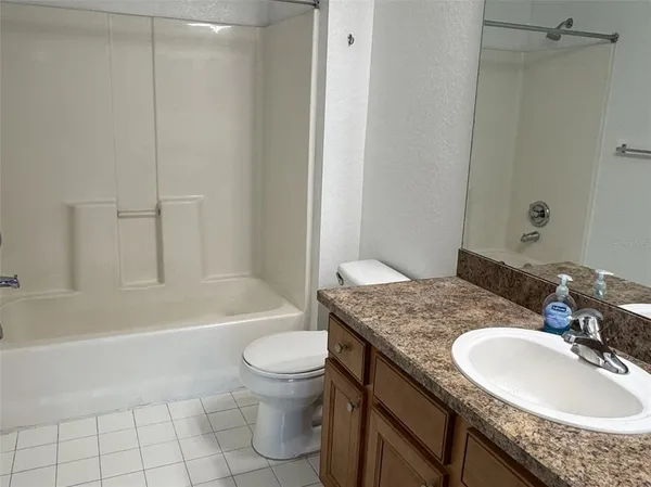 $1,800 | 5483 Vineland Road, Unit 10201, Orlando, FL 32811