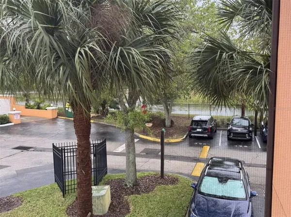 $1,800 | 5483 Vineland Road, Unit 10201, Orlando, FL 32811