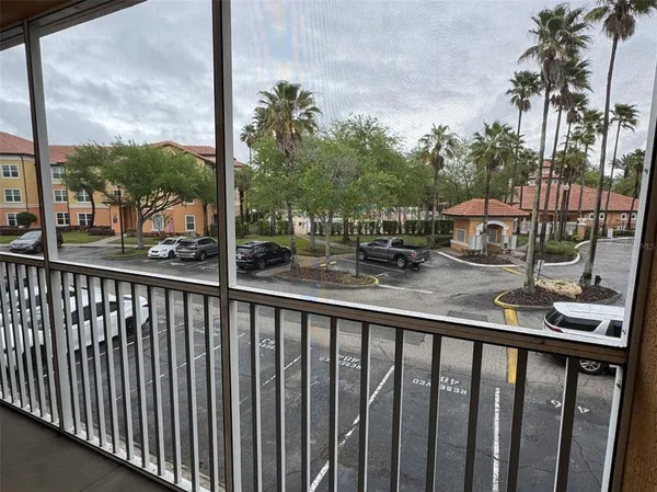 $1,800 | 5483 Vineland Road, Unit 10201, Orlando, FL 32811