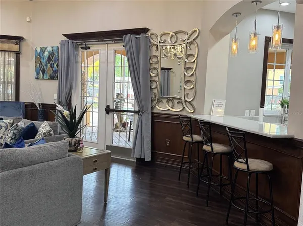 $1,800 | 5483 Vineland Road, Unit 10201, Orlando, FL 32811