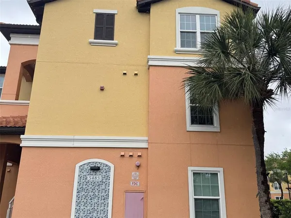 $1,800 | 5483 Vineland Road, Unit 10201, Orlando, FL 32811