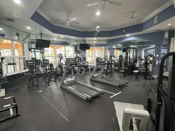 $1,800 | 5483 Vineland Road, Unit 10201, Orlando, FL 32811