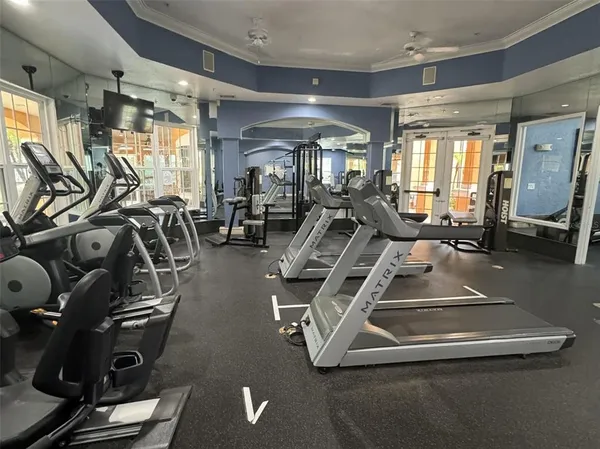 $1,800 | 5483 Vineland Road, Unit 10201, Orlando, FL 32811