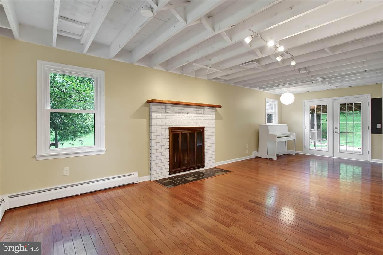 6386 Short Road Stewartstown, PA 17363 - Photo 4 of 34 Gallery Image 4