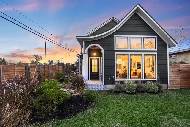 $1,100,000 | 1506 Tillery Street, Austin, TX 78721