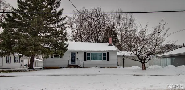 $163,000 | 1105 North Giddings Avenue, Jerseyville, IL 62052