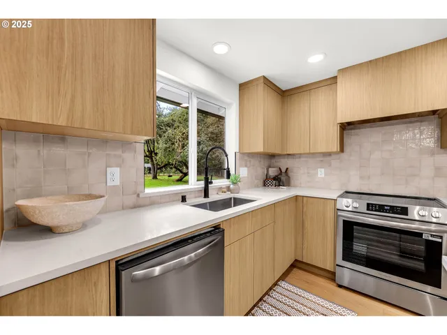 $674,900 | 16518 Northeast 142nd Avenue, Brush Prairie, WA 98606