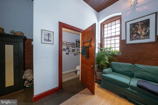 a view of walk in closet