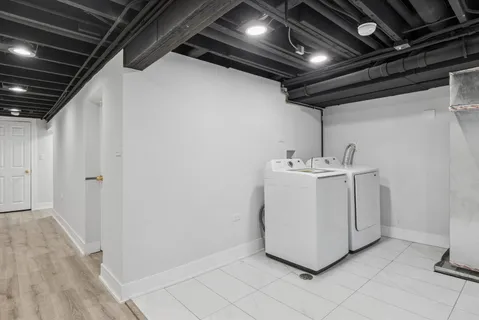 $3,200 | 4044 West Kamerling Avenue, Unit 1, Chicago, IL 60651