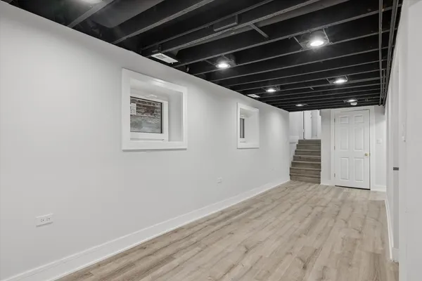 $3,200 | 4044 West Kamerling Avenue, Unit 1, Chicago, IL 60651