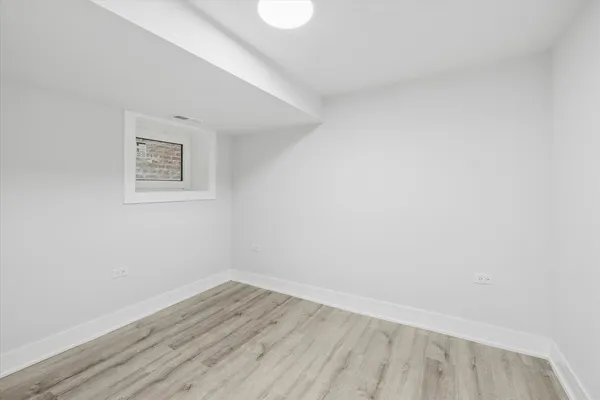 $3,200 | 4044 West Kamerling Avenue, Unit 1, Chicago, IL 60651