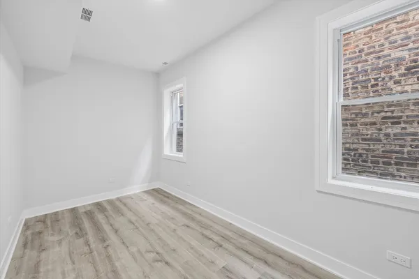 $3,200 | 4044 West Kamerling Avenue, Unit 1, Chicago, IL 60651