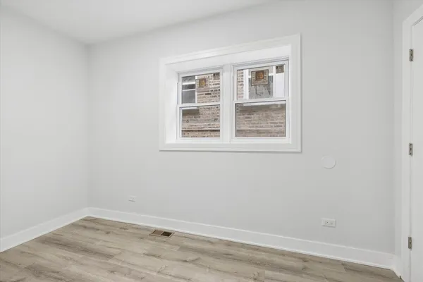 $3,200 | 4044 West Kamerling Avenue, Unit 1, Chicago, IL 60651