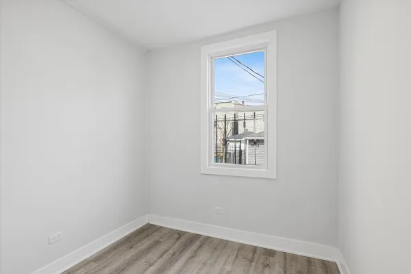 $3,200 | 4044 West Kamerling Avenue, Unit 1, Chicago, IL 60651