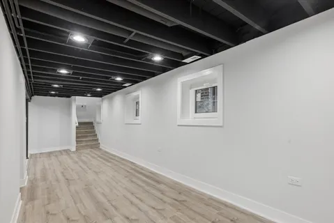 $3,200 | 4044 West Kamerling Avenue, Unit 1, Chicago, IL 60651