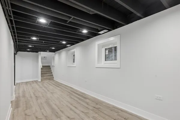 $3,200 | 4044 West Kamerling Avenue, Unit 1, Chicago, IL 60651