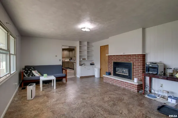 $299,900 | 2307 Payson Avenue, Quincy, IL 62301