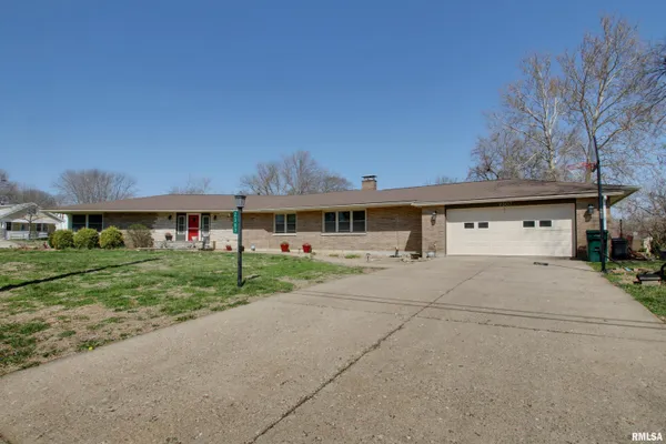 $299,900 | 2307 Payson Avenue, Quincy, IL 62301