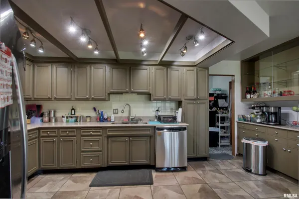$299,900 | 2307 Payson Avenue, Quincy, IL 62301