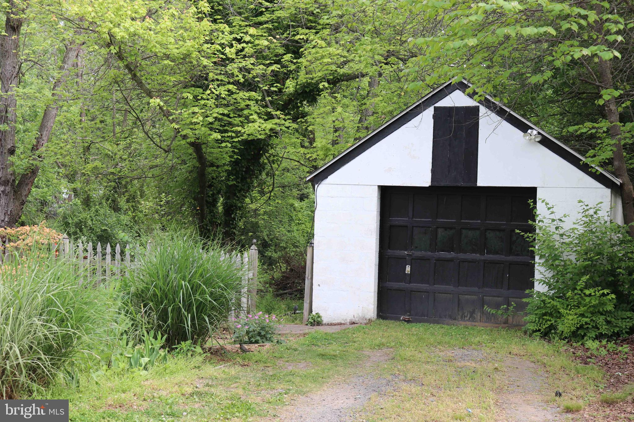 10206 Blake Lane Oakton, VA 22124 - Photo 5 of 19