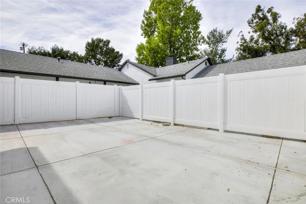 $3,700 | 7300 North Firmament Avenue, Van Nuys, CA 91406
