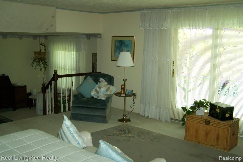 971 Great Oaks Boulevard Rochester, MI 48307 - Photo 15 of 28 100_6891.jpg