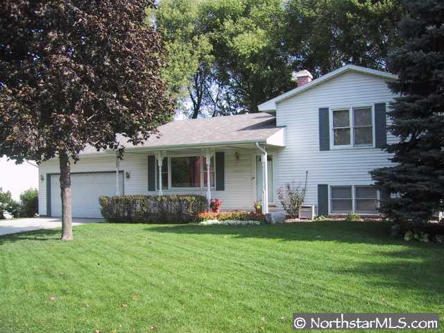 3082 Mt Ridge Road Roseville, MN 55113 - Photo 1 of 1 Gallery Image 1