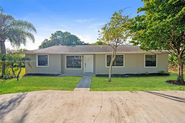 $3,085 | 586 Udell Lane, Delray Beach, FL 33445