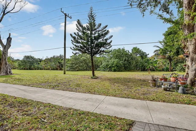 a view of outdoor space