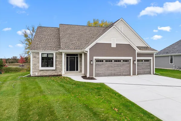 $729,900 | W251-n2367 Valleyview Circle, Pewaukee, WI 53072