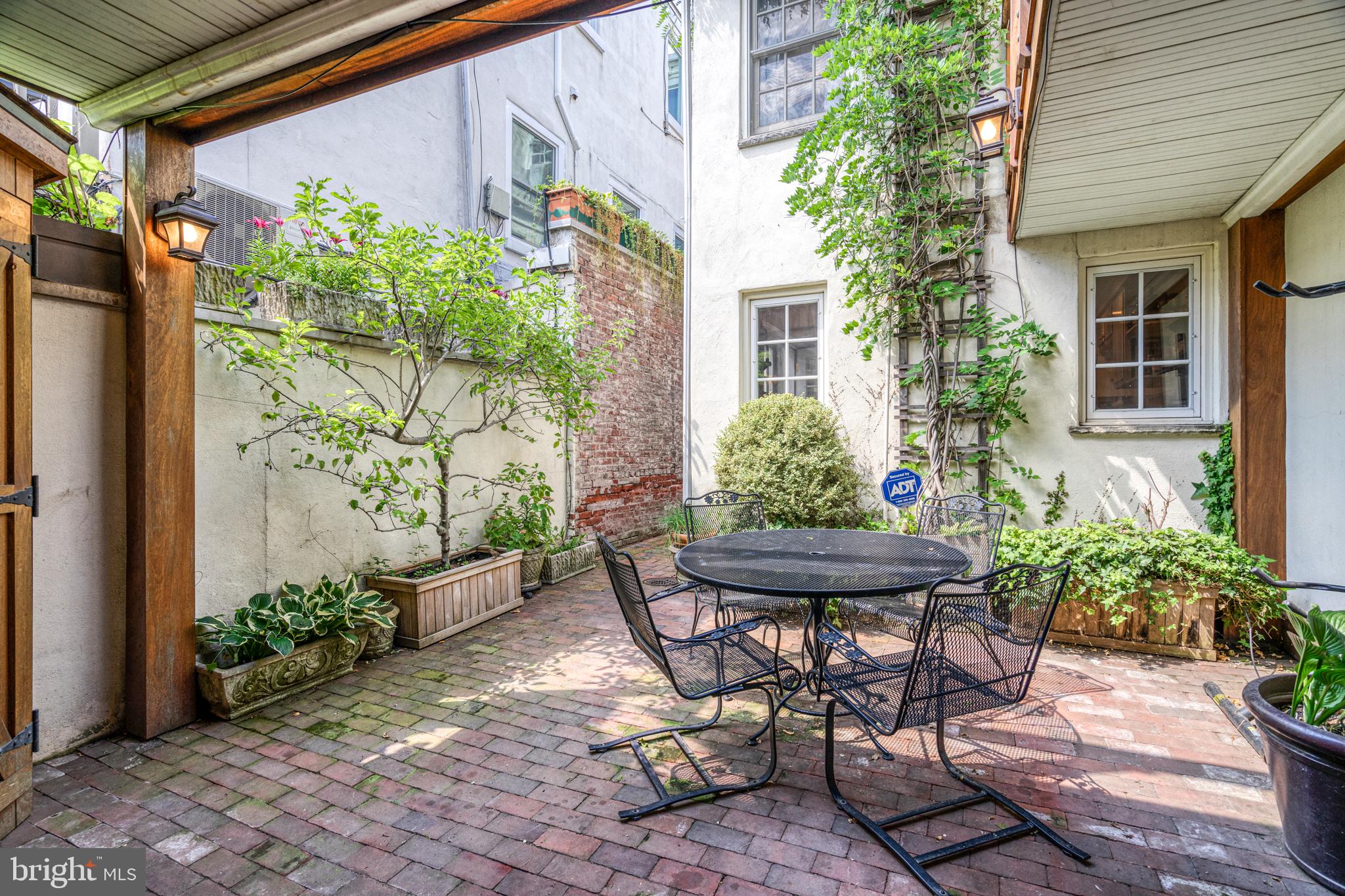 2216 Rittenhouse Square Philadelphia, PA 19103 - Photo 15 of 40