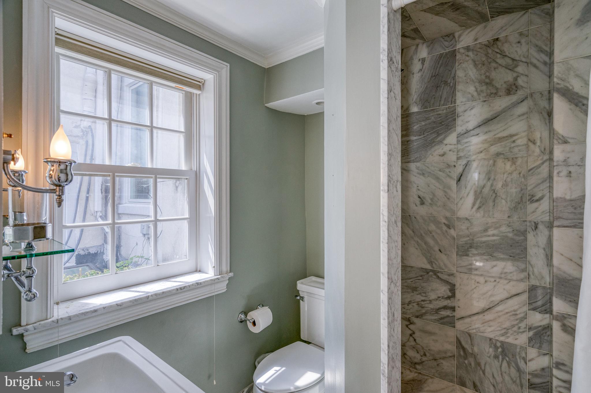 2216 Rittenhouse Square Philadelphia, PA 19103 - Photo 25 of 40