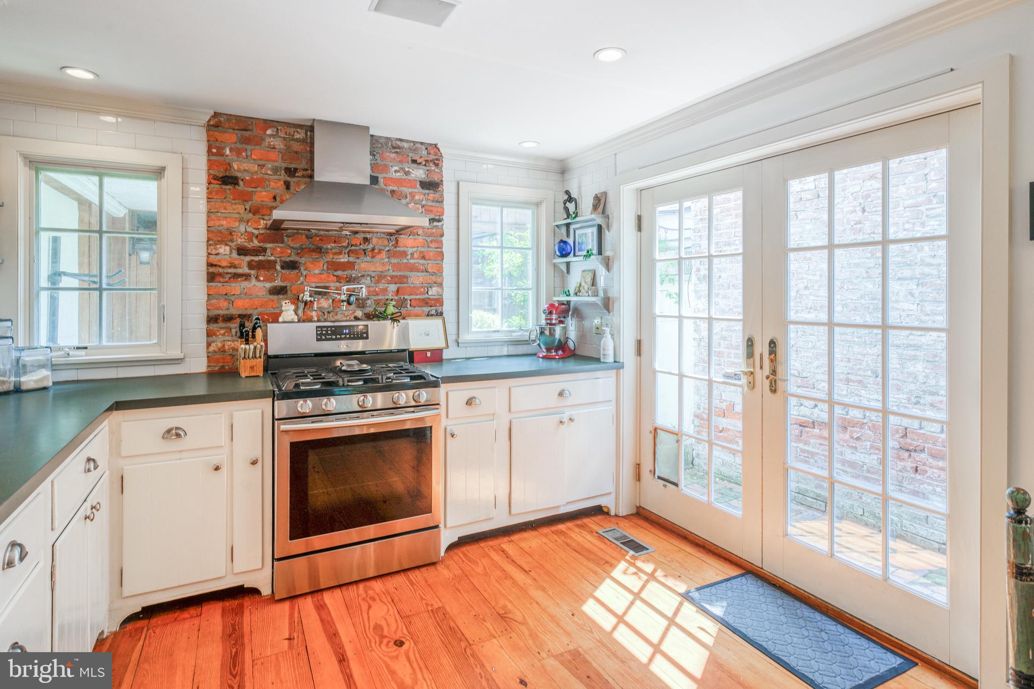 2216 Rittenhouse Square Philadelphia, PA 19103 - Photo 10 of 40