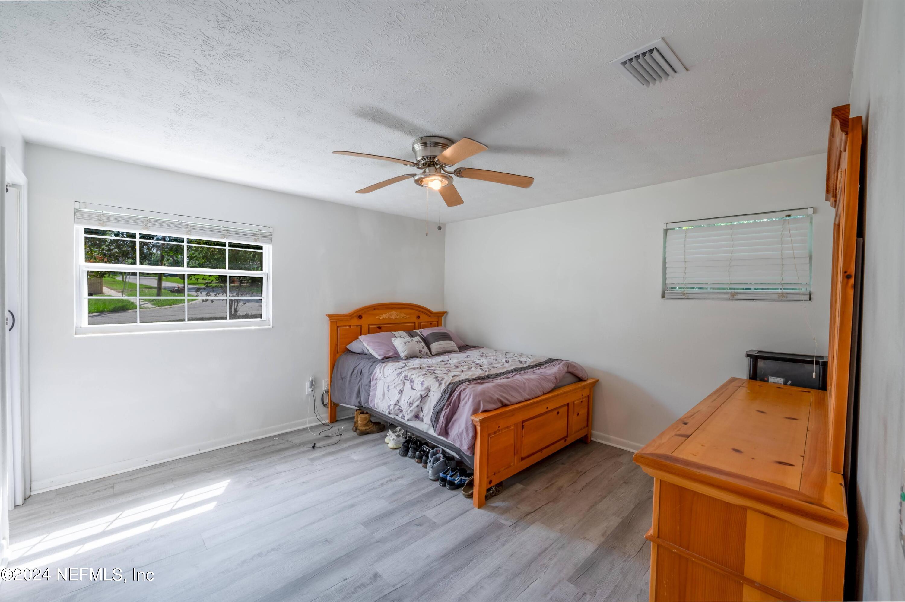 351 Capella Road Orange Park, FL 32073 - Photo 16 of 26 2024_07_08 351 Capella Rd-070-master bed