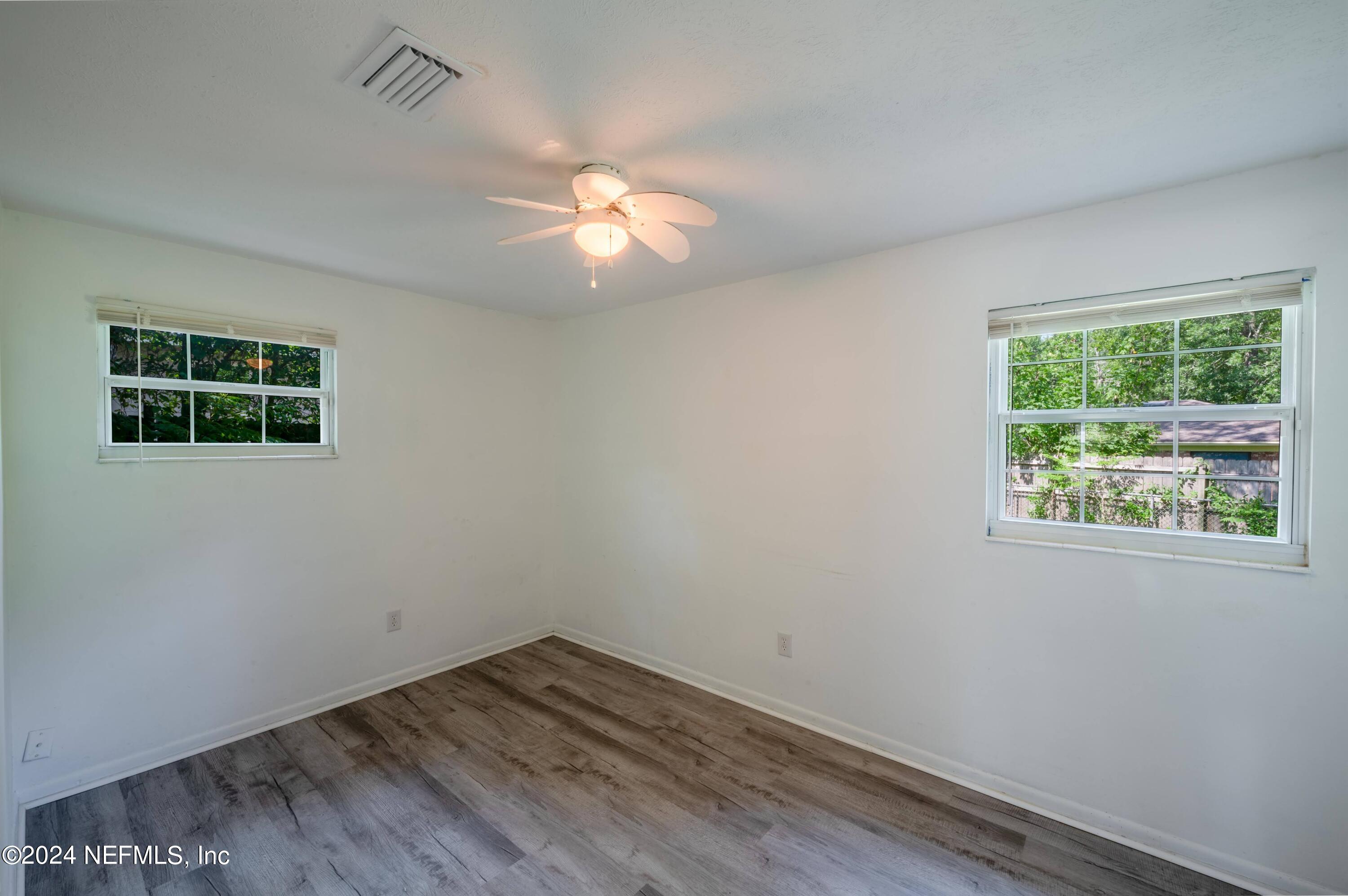 351 Capella Road Orange Park, FL 32073 - Photo 19 of 26 2024_07_08 351 Capella Rd-088-bedroom 3_