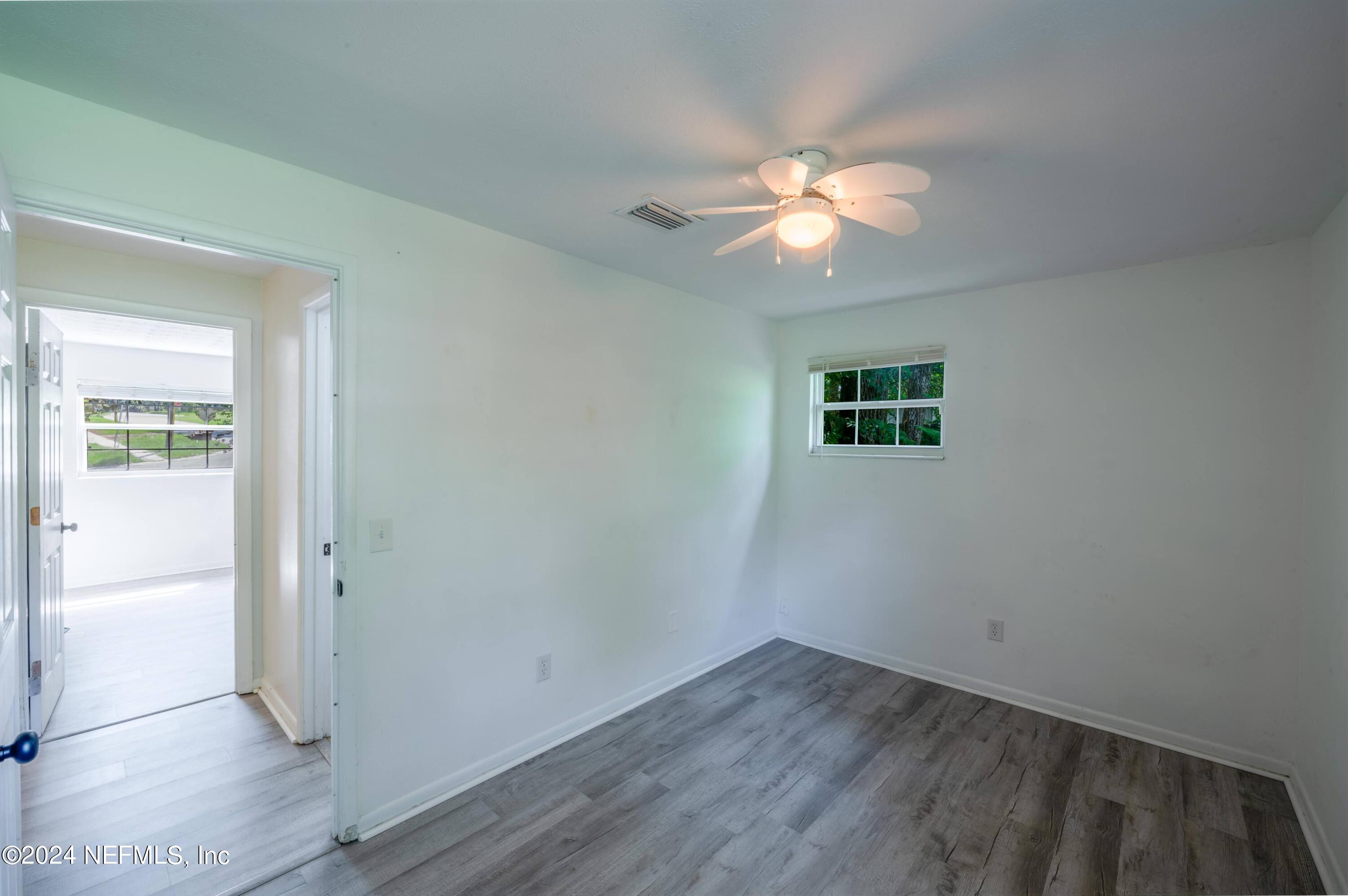 351 Capella Road Orange Park, FL 32073 - Photo 21 of 26 2024_07_08 351 Capella Rd-085-bedroom 3_